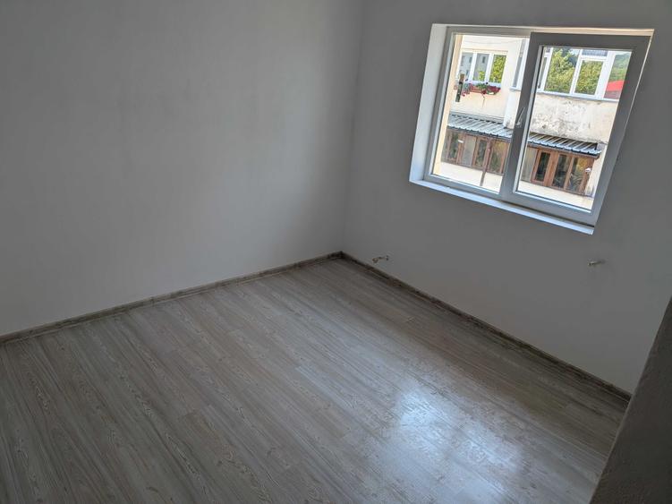 Apartament de vanzare - 1