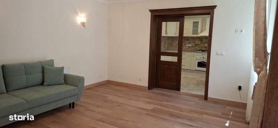 Casă cu 2 camere cu Teren 15 Mp în Schei