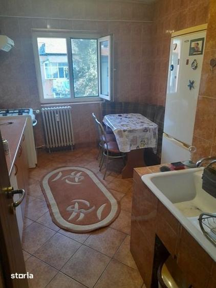 inchiriez apartament3 camere - 5