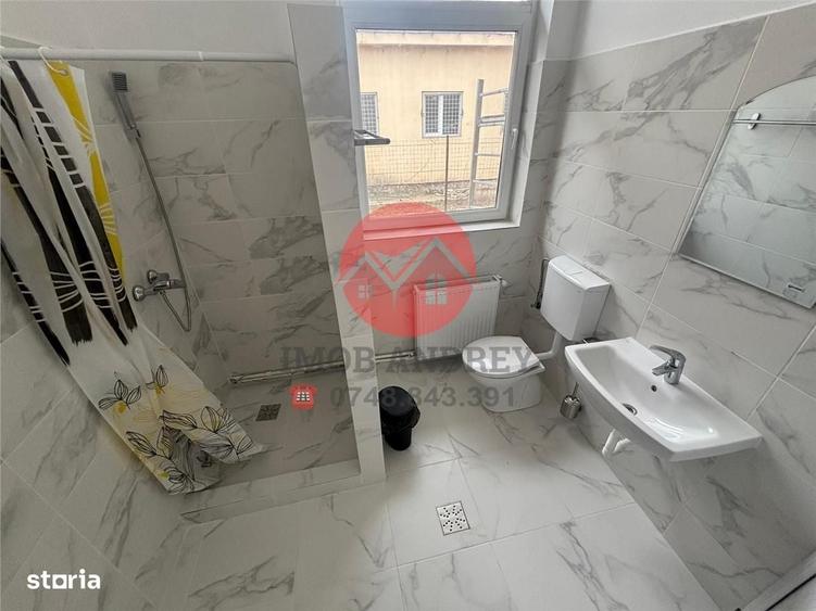Casă cu 4 camere cu Teren 300 Mp în Central