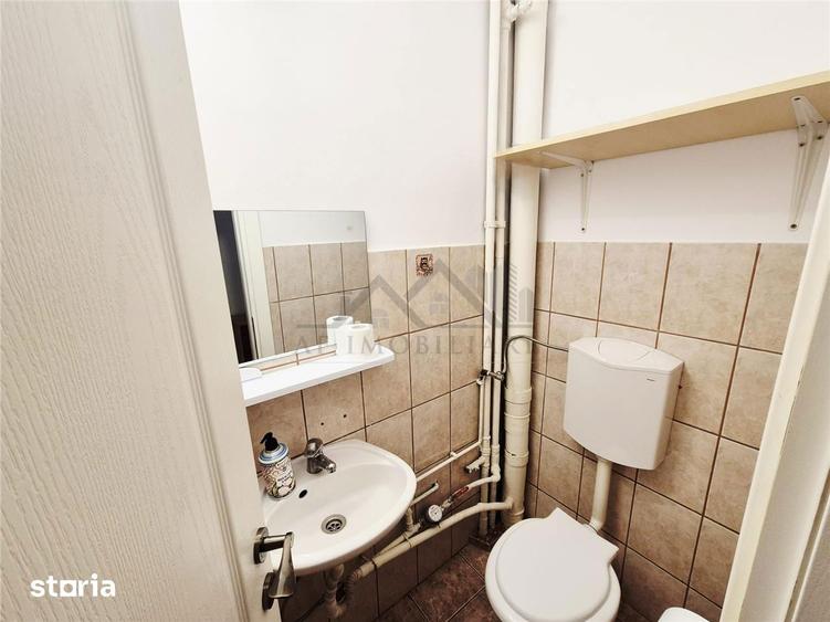 Apartament cu 3 camere decomandat în Nicolina