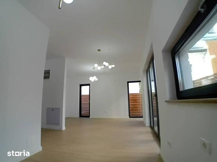 Casă cu 5 camere cu Teren 175 Mp în Străulești