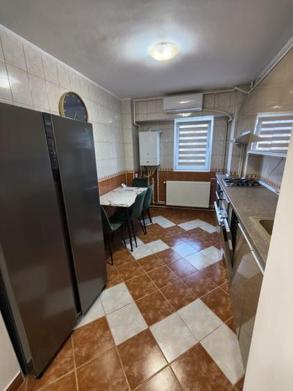 Apartament cu 2 camere decomandat în Calea București