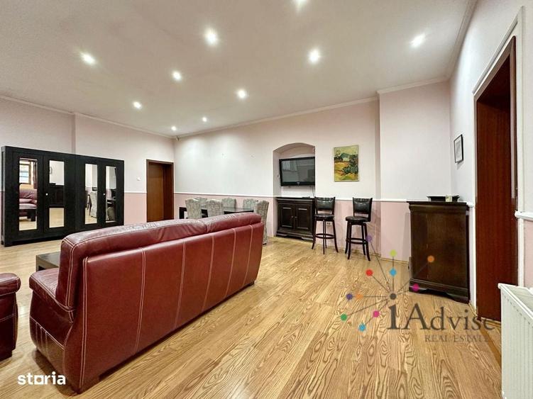 Apartament cu 4 camere semidecomandat în Centrul Istoric