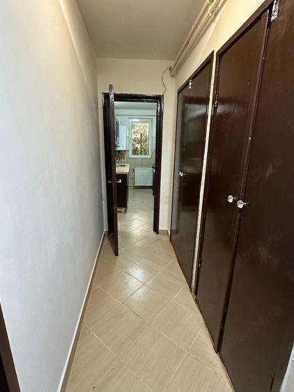 Apartament cu 2 camere semidecomandat în Progresul