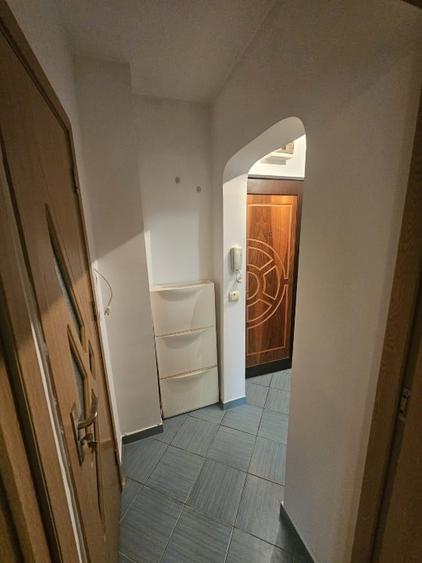Garsonieră decomandată, mobilată în Tei