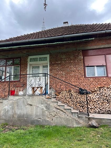 Casă cu 3 camere în Buteni