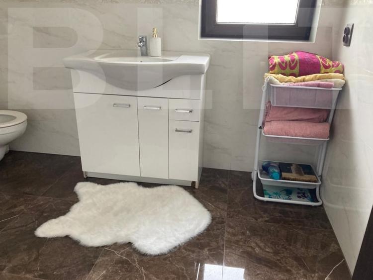 Casă individuală cu 4 camere cu Canalizare în Simeria