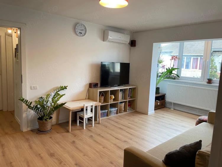 Apartament cu 2 camere semidecomandat în Girocului