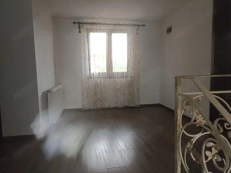 Casă cu 6 camere cu Teren 650 Mp în Central