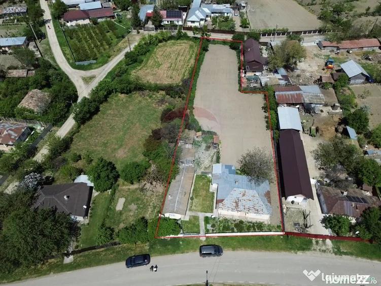 Casă cu 5 camere cu Teren 1700 Mp în Hângulești