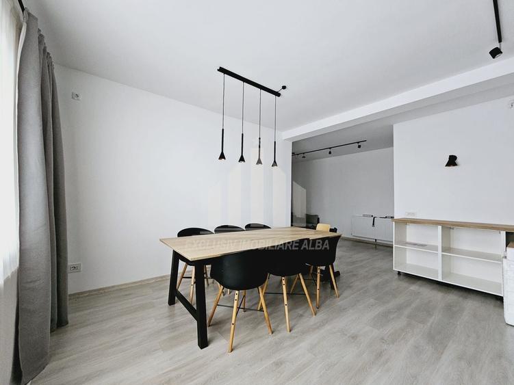 Apartament cu 3 camere decomandat, mobilat în Lipoveni