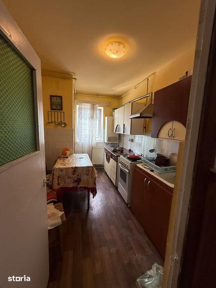 Apartament cu 4 camere decomandat în Exterior Vest