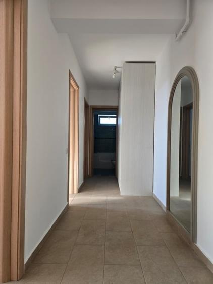 Apartament cu 2 camere decomandat în Otopeni