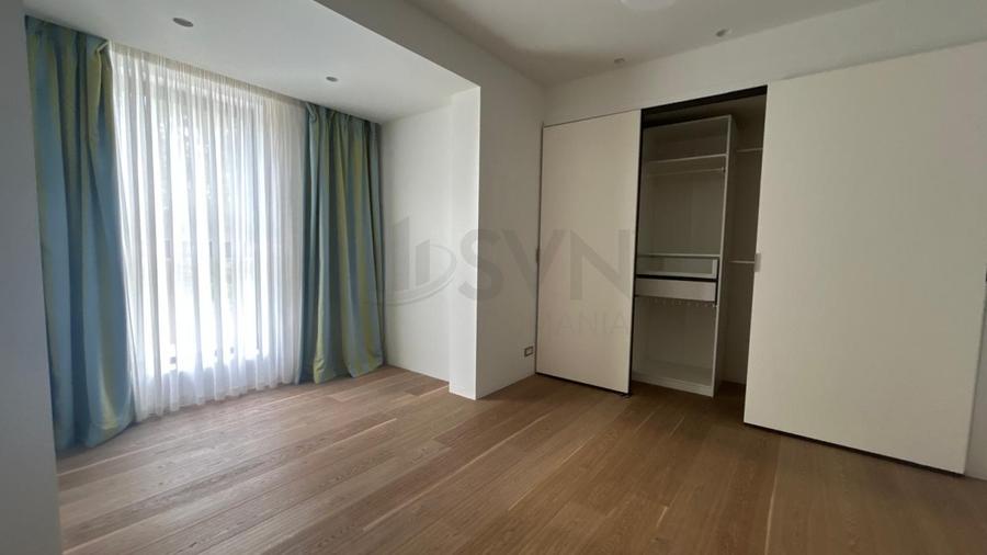 Casă individuală cu 6 camere cu Piscina în Iancu Nicolae