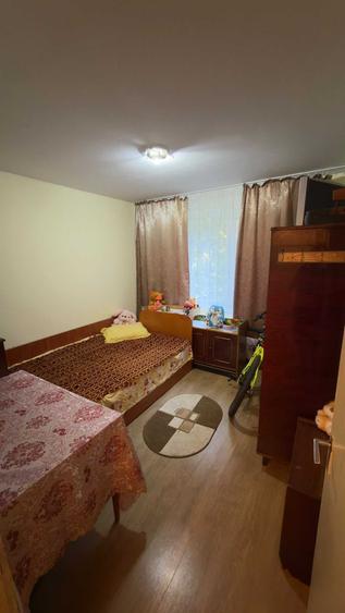 Apartament cu 3 camere semidecomandat în Militari