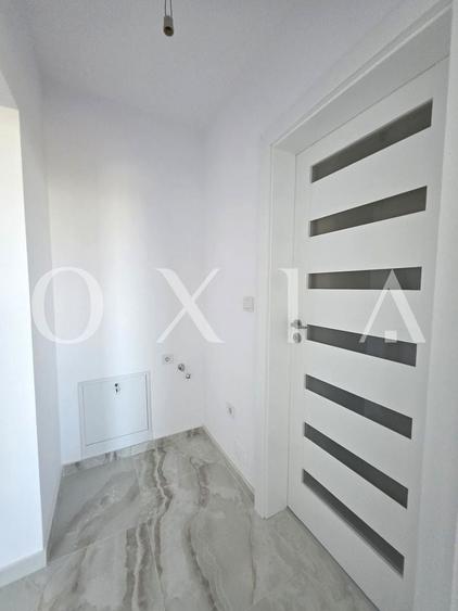 Apartament cu 3 camere semidecomandat în Giroc