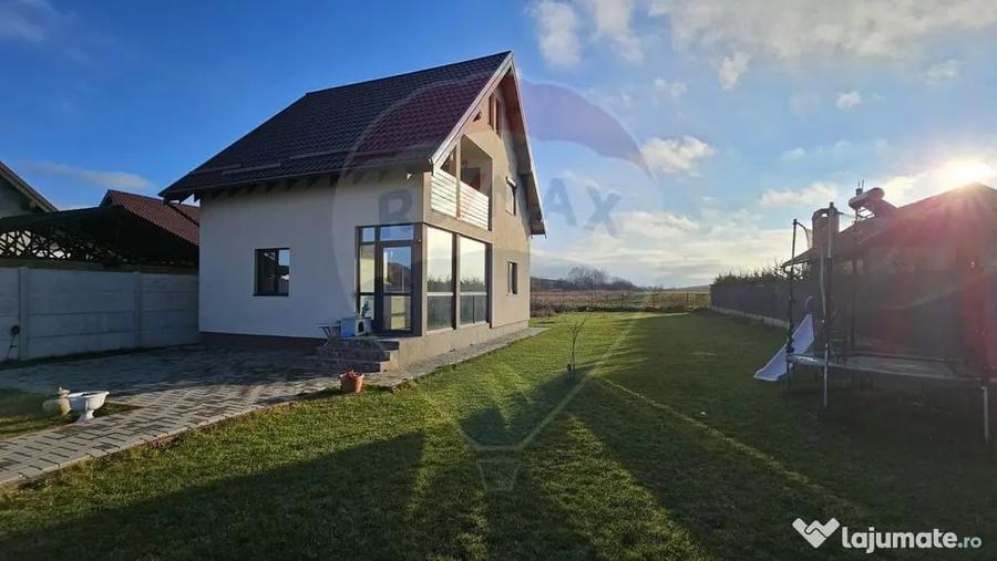 Casă cu 4 camere cu Teren 800 Mp în Bod