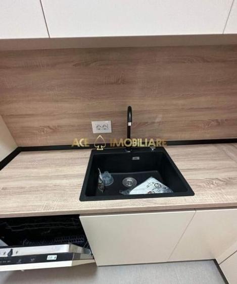 Apartament cu 2 camere semidecomandat, mobilat în Jiului