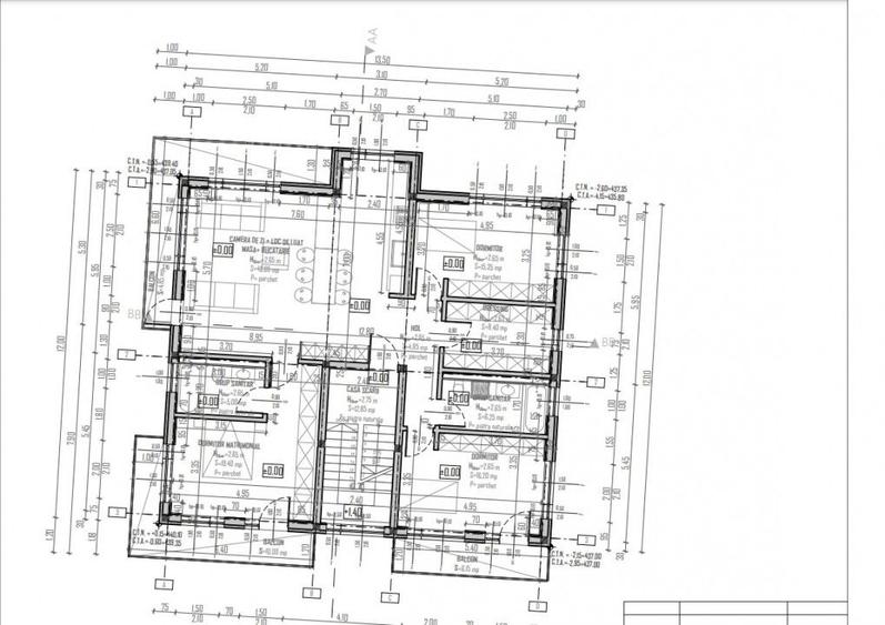 Apartament cu 4 camere în Câmpului