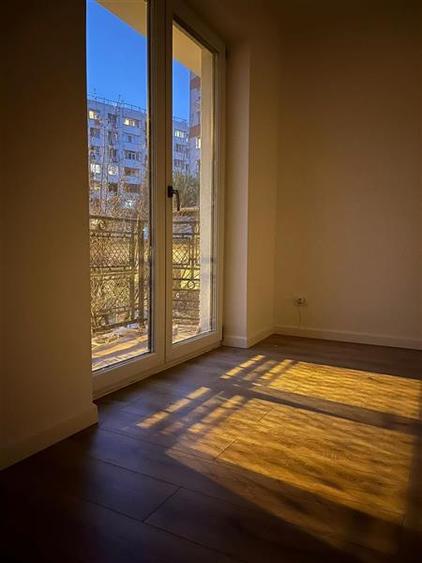 Casă cu 5 camere cu Teren 190 Mp în Polonă