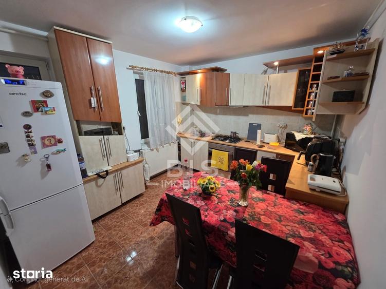 Apartament cu 3 camere decomandat în Cetății