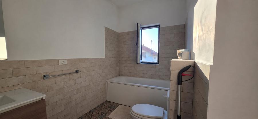 Duplex cu 4 camere cu Canalizare în Dumbrăvița