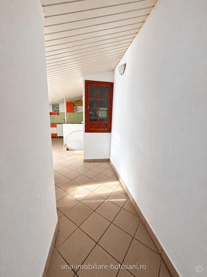 Apartament cu 4 camere decomandat în Central