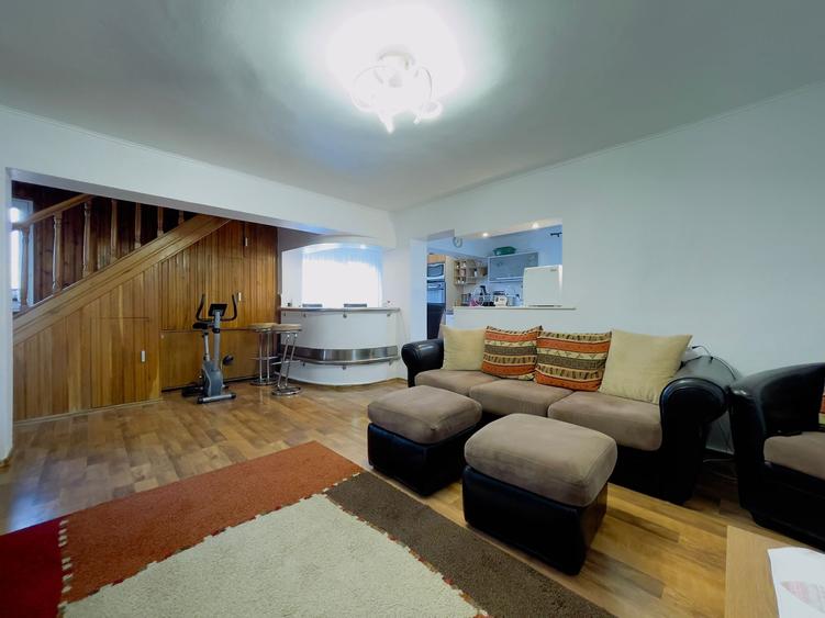 Duplex cu 3 camere cu Canalizare în Noua