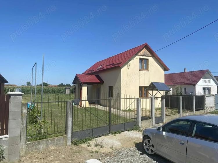 Casă cu 3 camere cu Teren 89 Mp în Central