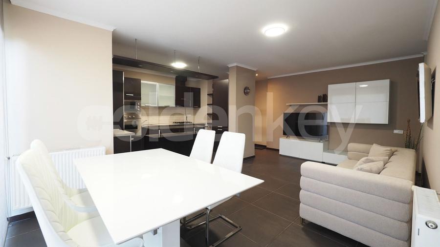 Apartament cu 3 camere semidecomandat, mobilat în Iancu Nicolae