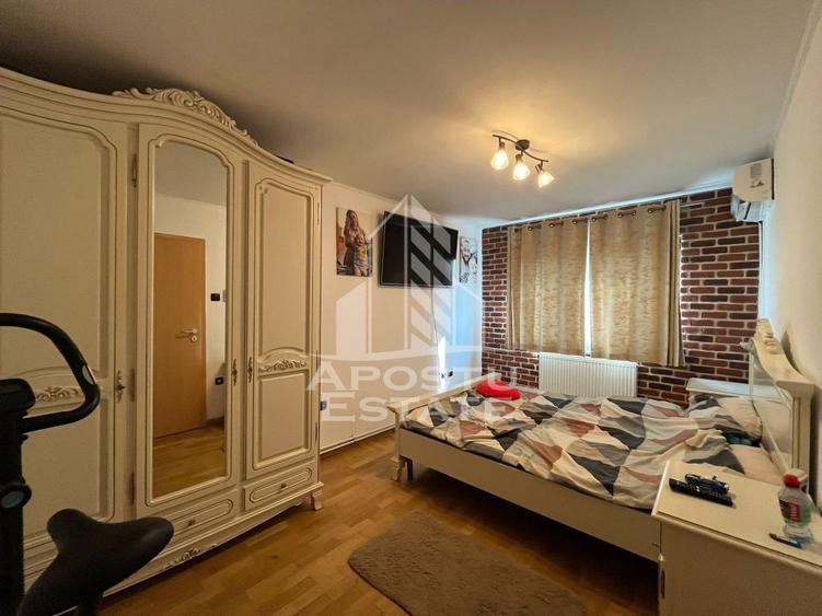 Apartament cu 3 camere decomandat, mobilat în Dâmbovița