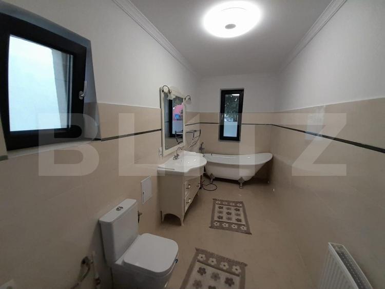 Casă individuală cu 5 camere cu Canalizare în Central