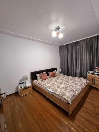 Apartament cu 2 camere semidecomandat, mobilat în Soarelui