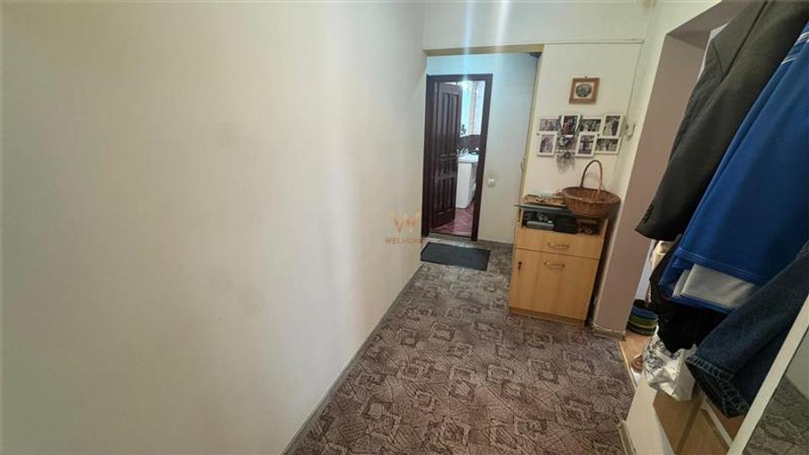 Apartament cu 4 camere decomandat în Valea Aurie