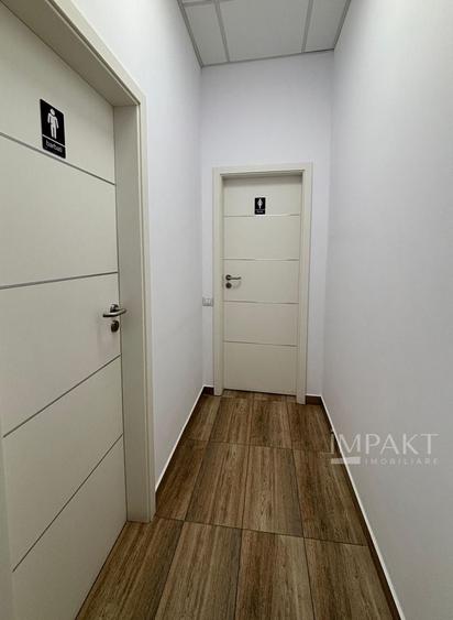 Birou, de 350 mp, în Central