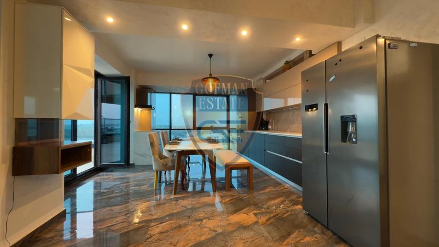 Penthouse cu 3 camere decomandat, mobilat în Nord