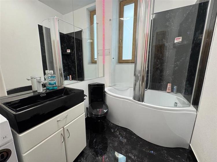 Apartament cu 2 camere semidecomandat, mobilat în Șelimbăr