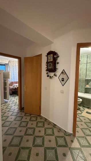 Apartament cu 3 camere decomandat, mobilat în Moșilor