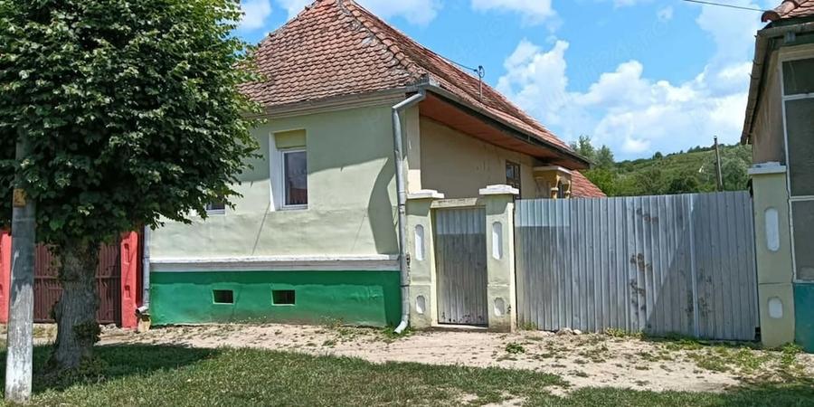 Casă cu 3 camere cu Teren 1202 Mp în Central