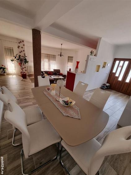 Casă cu 5 camere în Giroc