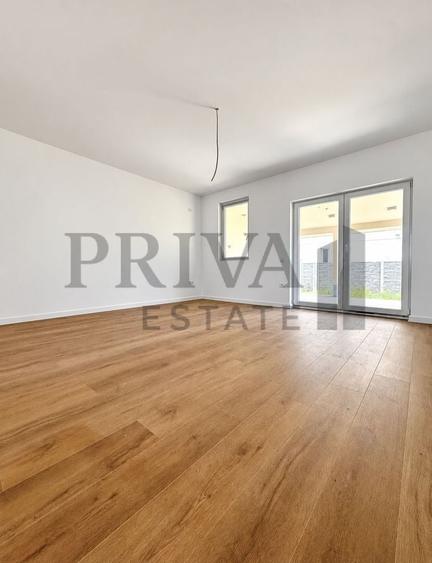 Duplex cu 4 camere cu Canalizare în Chișoda