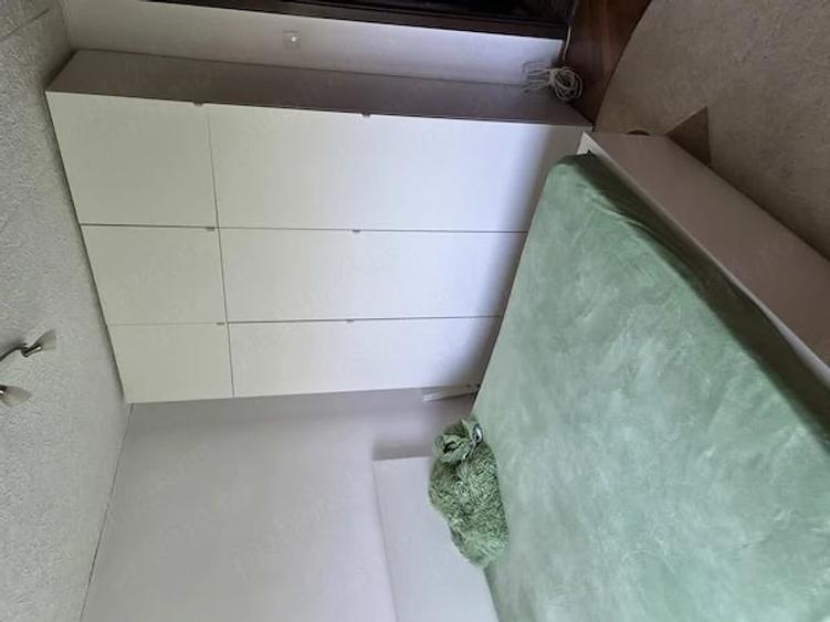 Apartament cu 4 camere decomandat în Complex Studențesc