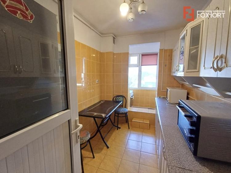 Apartament cu 3 camere decomandat, mobilat în Complex Studențesc
