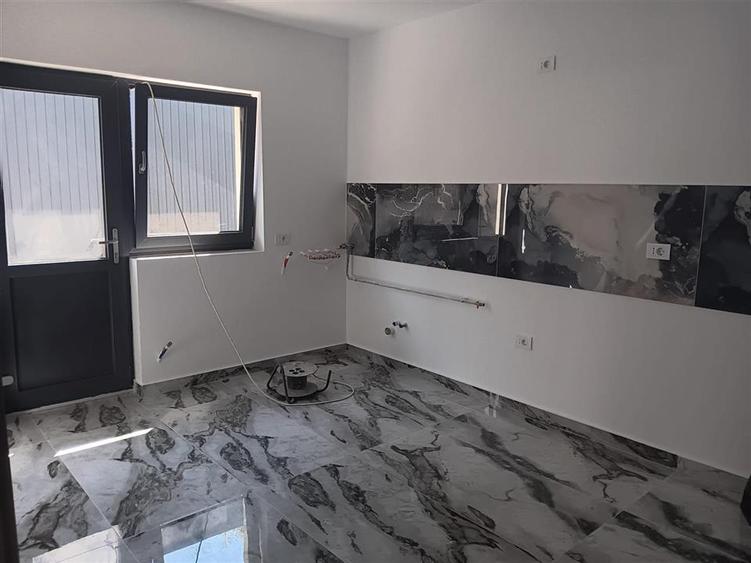 LA CHEIE! Visan Barnova CASA parter 100mp TEREN 400mp toate utilitatile - 11