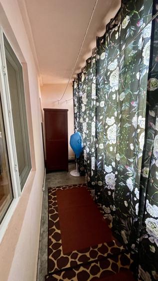 Apartament cu 2 camere semidecomandat, mobilat în Trivale