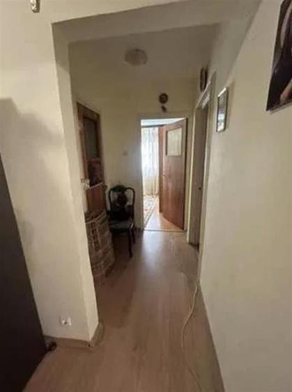 Apartament cu 3 camere decomandat în Giurgiului