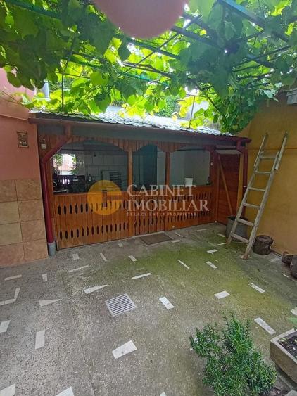 Casă individuală cu 4 camere cu Canalizare în Tătărași