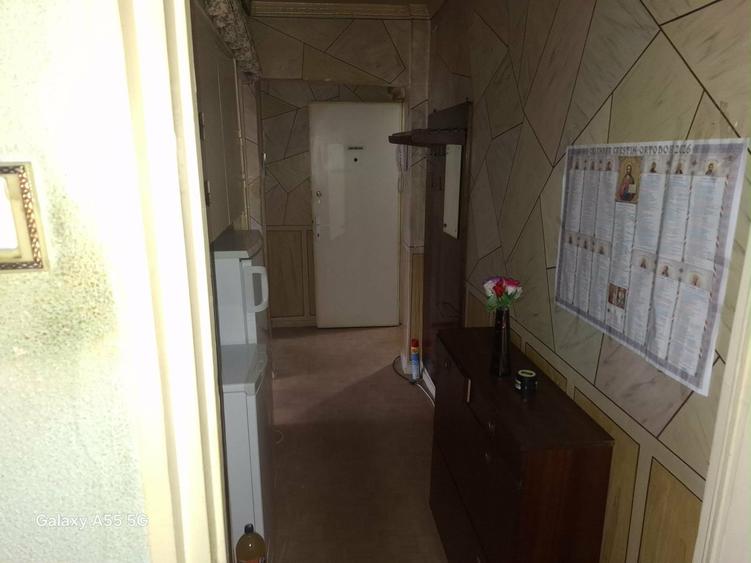 Apartament cu 3 camere nedecomandat în Mihai Bravu