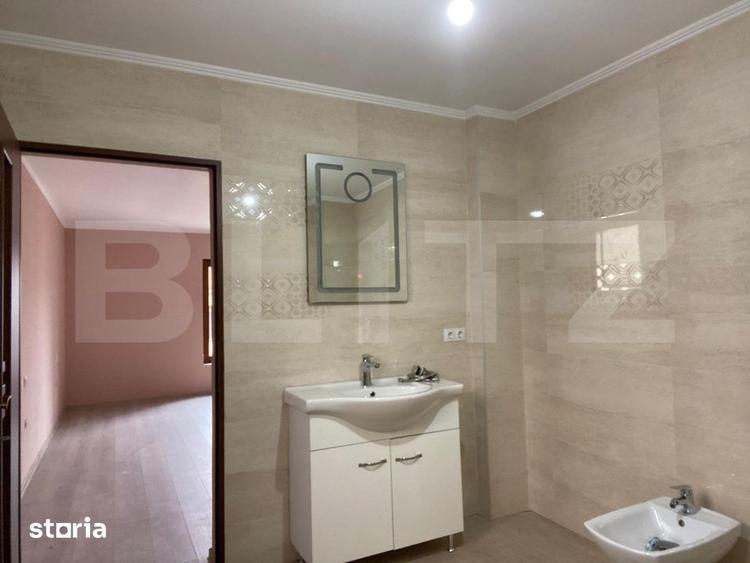 Casă cu 5 camere cu Teren 7100 Mp în Salva